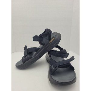 Women’s Teva ZYMIC Size 9 very good condition